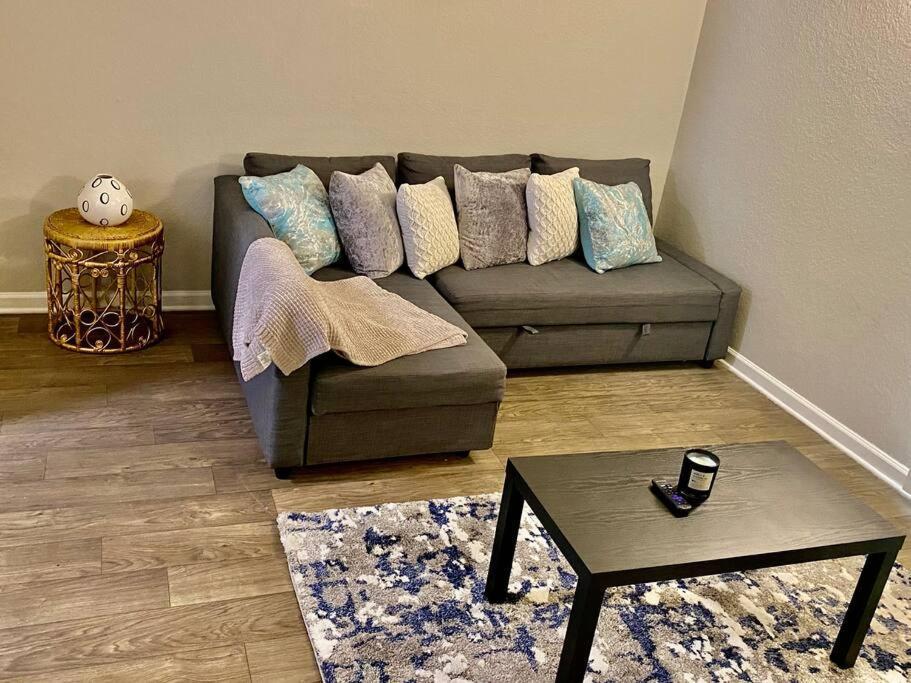 Apartment Townhome Near Lake + Walk To Braves Atlanta