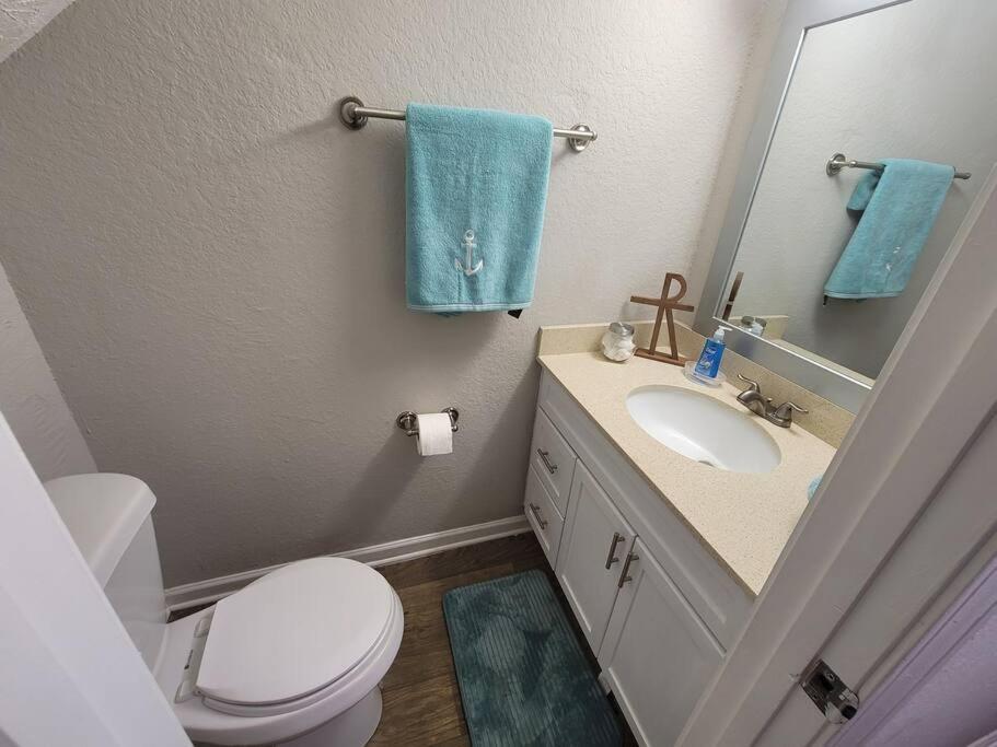 Townhome Near Lake + Walk To Braves Apartment