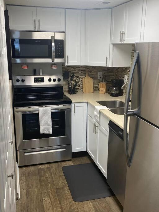Townhome Near Lake + Walk To Braves Atlanta